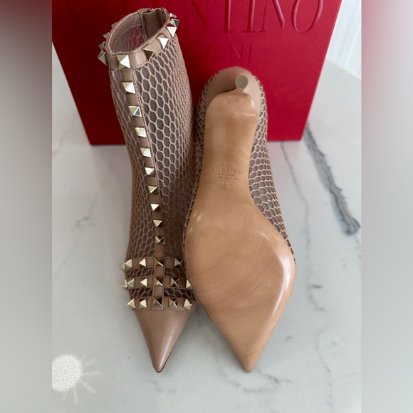 Valentino Garavani Alcove Mesh Rockstud Booties - Picture 8 of 11